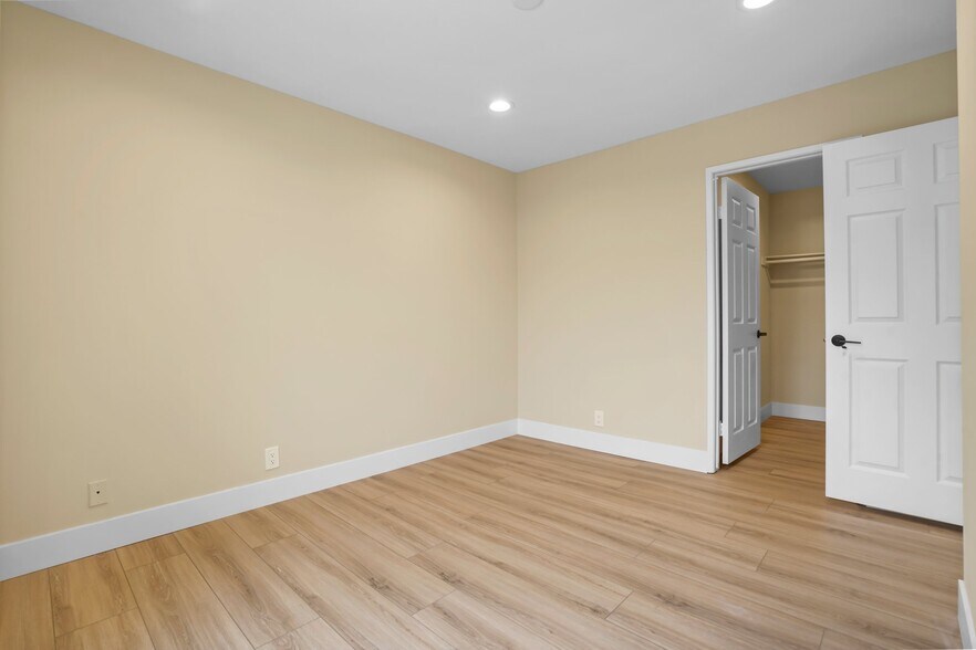 More Photos Of 1207 N Columbus Ave, Glendale Apartments For Sale