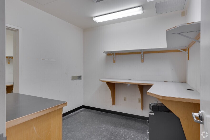 More Photos Of 5130 W Peoria Ave, Glendale Supermarket For Sale