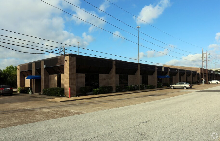 More Photos Of 14520-14530 Old Katy Rd, Houston Office For Lease