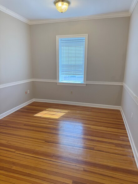 More Photos Of 18-20 W Washington St, Hagerstown Office For Lease