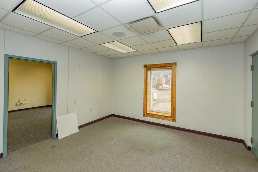 More Photos Of 201 N Jefferson St, Kittanning Medical For Sale