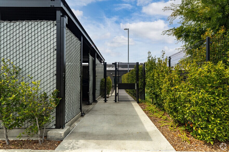More Photos Of 13031 W Jefferson Blvd, Los Angeles Loft Creative Space For Lease