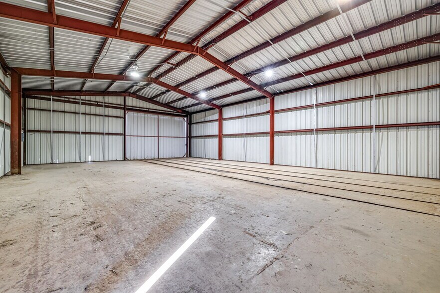 More Photos Of 2684 W US Highway 290, Fredericksburg Warehouse For Sale