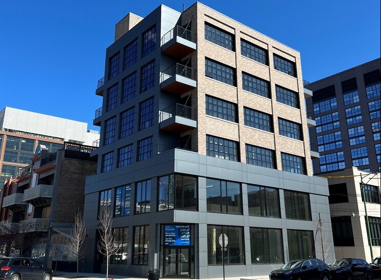More Photos Of 1123 W Randolph St, Chicago Apartments For Lease
