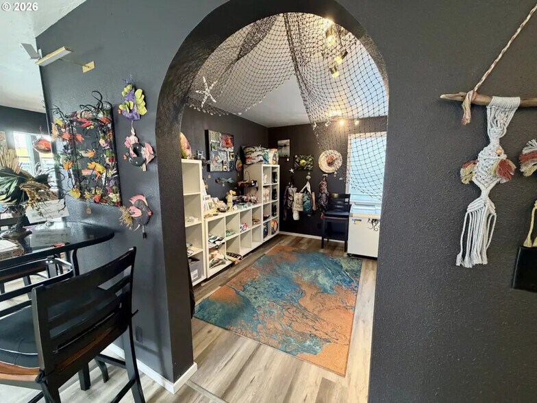 More Photos Of 404 Garibaldi (Hwy 101), Garibaldi General Retail For Sale