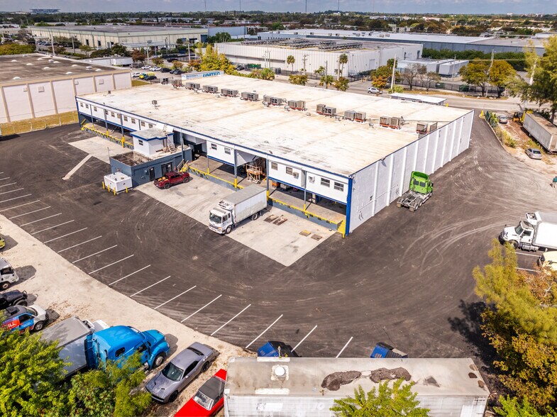 More Photos Of 500 NE 185th St, Miami Refrigeration Cold Storage For Lease