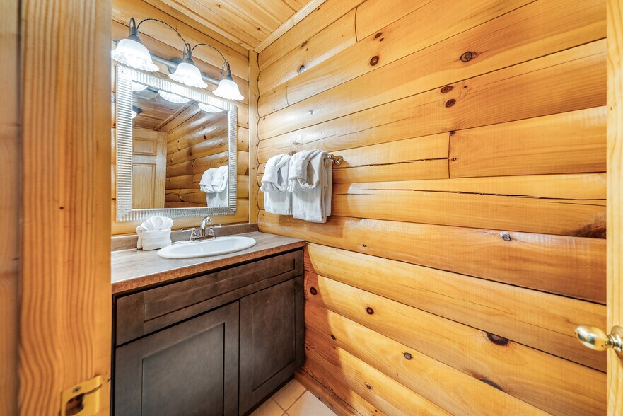 More Photos Of 4309 E Parkway, Gatlinburg Office For Sale