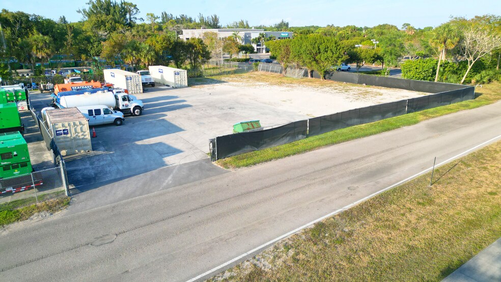 More Photos Of 766 Pike Rd, West Palm Beach Land For Lease