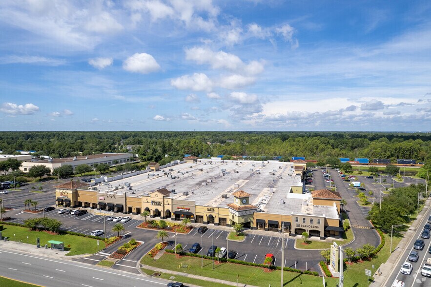 More Photos Of 8206 Philips Hwy, Jacksonville Storefront For Lease