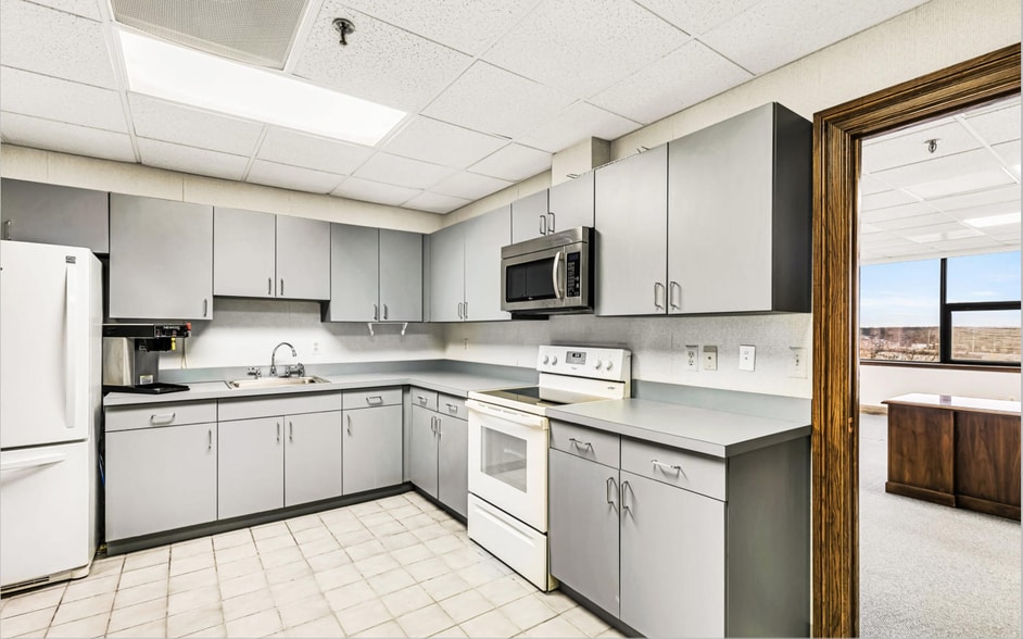 More Photos Of 10 Allen St, Toms River Office For Lease