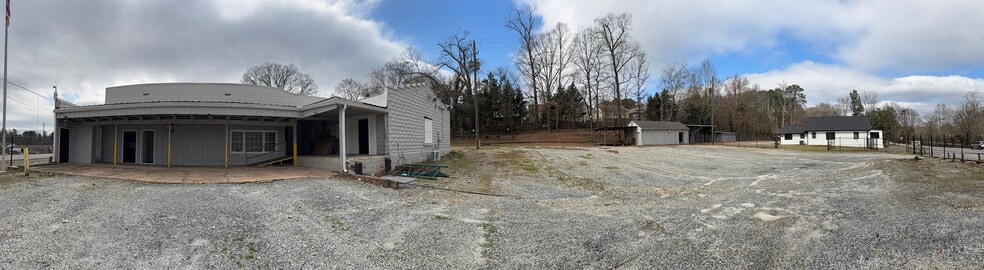More Photos Of 2735 Huff Dr, Lawrenceville Warehouse For Lease