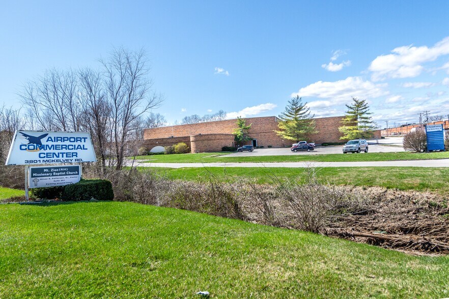 More Photos Of 3801 McKelvey Rd, Bridgeton Flex For Lease