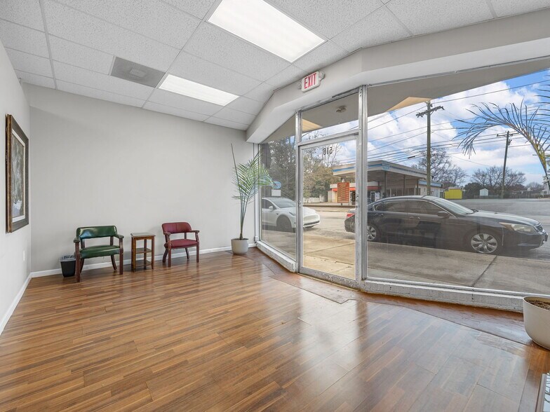 More Photos Of 516 E Main St, Spartanburg Storefront For Sale