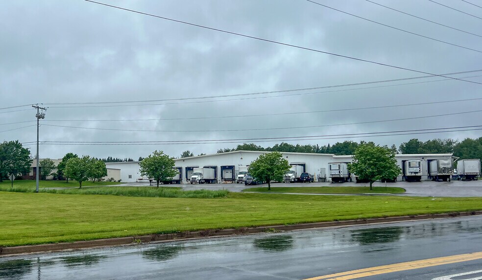 More Photos Of 1906 N Peach Ave, Marshfield Warehouse For Lease