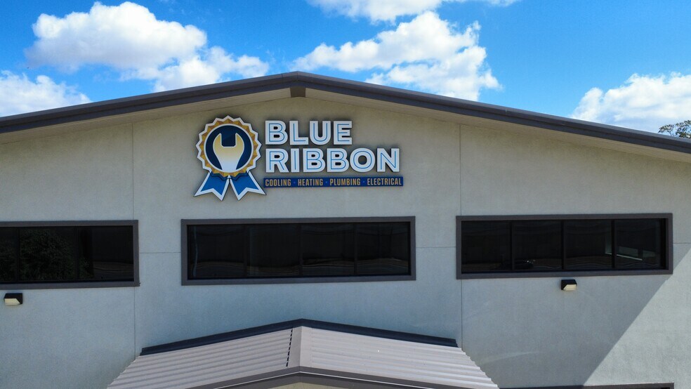 More Photos Of 714 Highway 71 W, Bastrop Freestanding For Lease