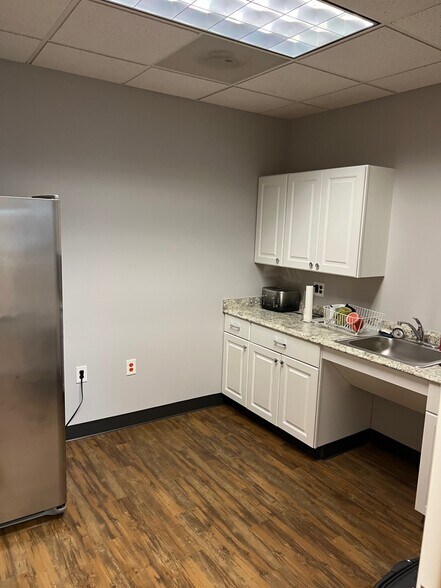 More Photos Of 1000 Crawford Pl, Mount Laurel Office For Lease