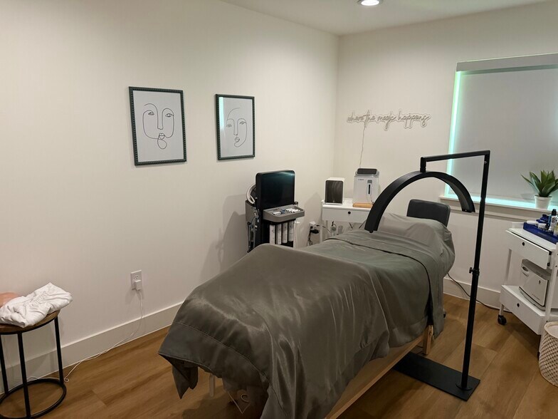 More Photos Of 8301 Shoal Creek Blvd, Austin Medical For Sale