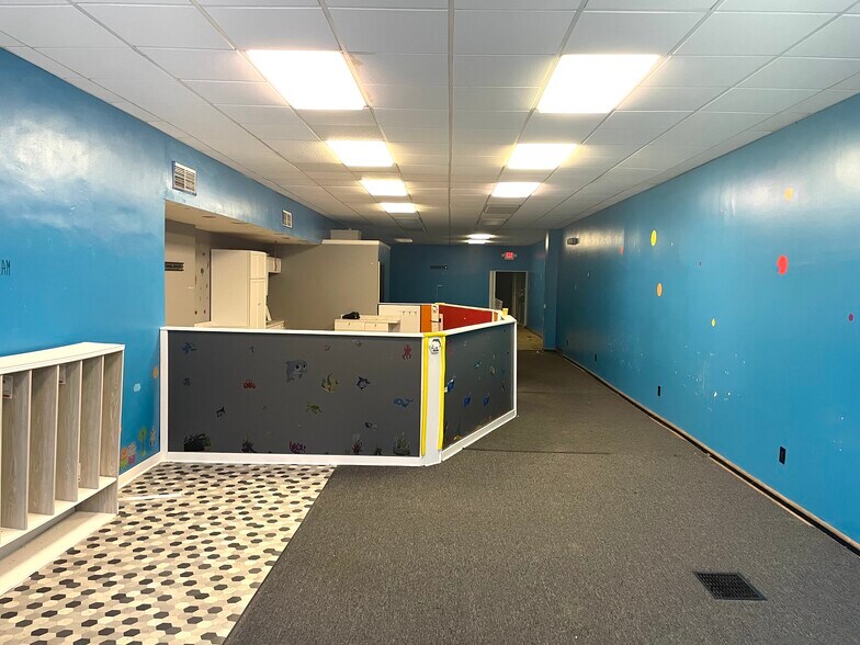 More Photos Of 714 Midland Ave, Midland Storefront Retail Residential For Lease