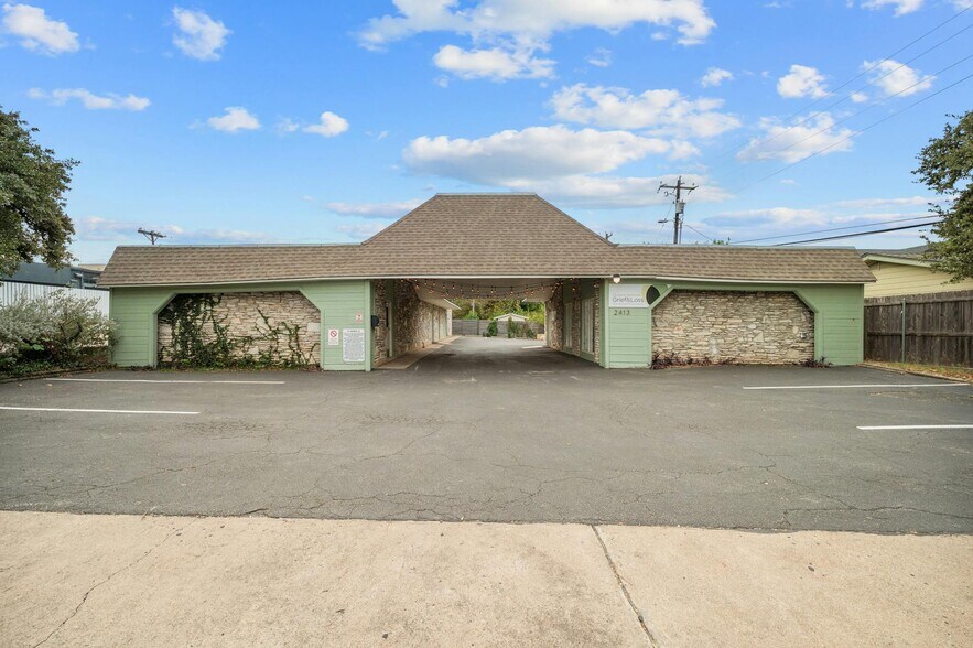 More Photos Of 2413-2415 Greenlawn Pky, Austin Office For Sale