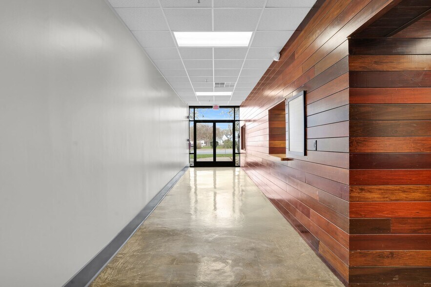 More Photos Of 1109 E Ozark Ave, Gastonia Warehouse For Lease