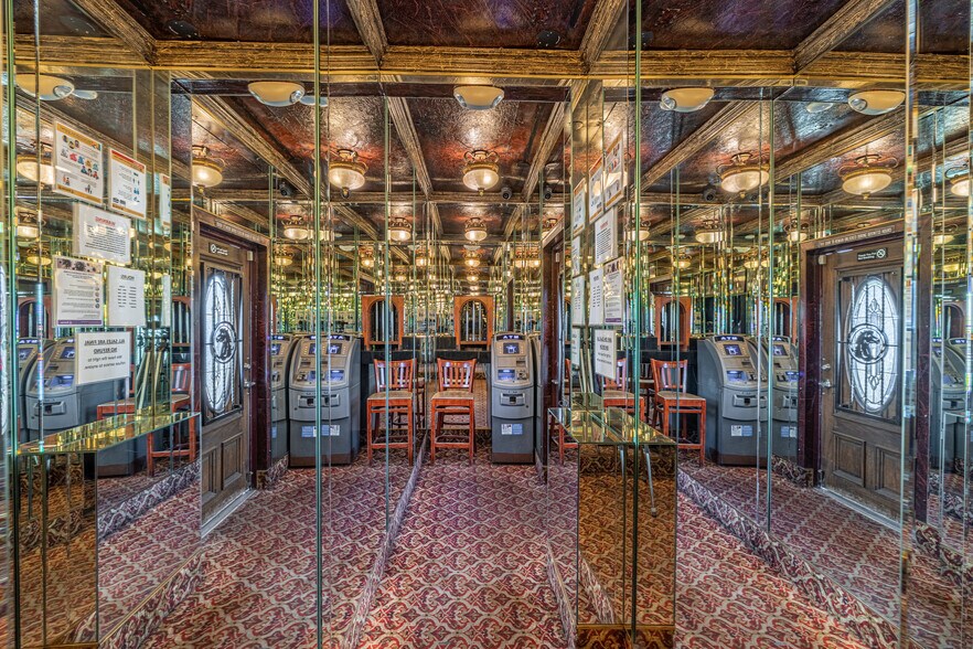 More Photos Of 21516 Sherman Way, Canoga Park Bar For Sale