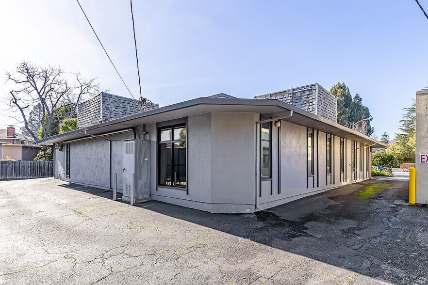 More Photos Of 2075 Pioneer Ct, San Mateo Medical For Lease