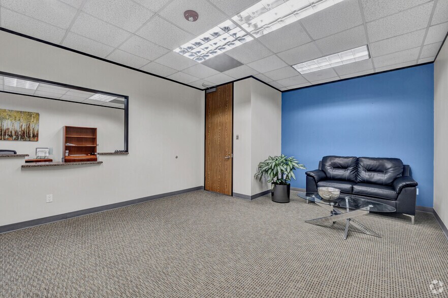 More Photos Of 400 N Sam Houston Pky E, Houston Office For Lease