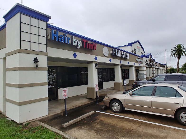 More Photos Of 6713 Broadway, Pearland Freestanding For Lease