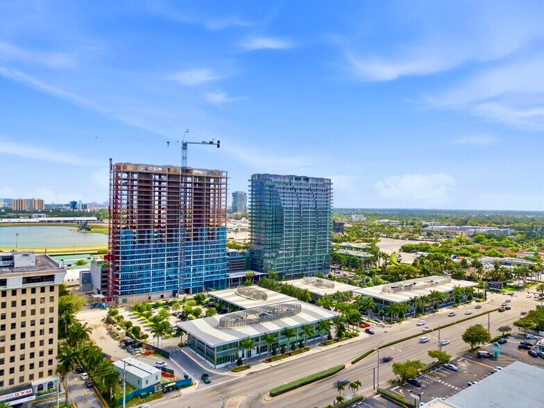 More Photos Of 4 OASIS Hallandale, 1006 E Hallandale Beach, Hallandale Beach Restaurant For Sale
