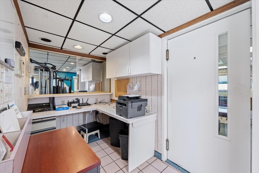 More Photos Of 402 W Moorestown Rd, Nazareth Medical For Sale
