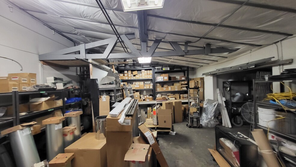 More Photos Of 147 SE Evergreen Ave, Redmond Office For Sale