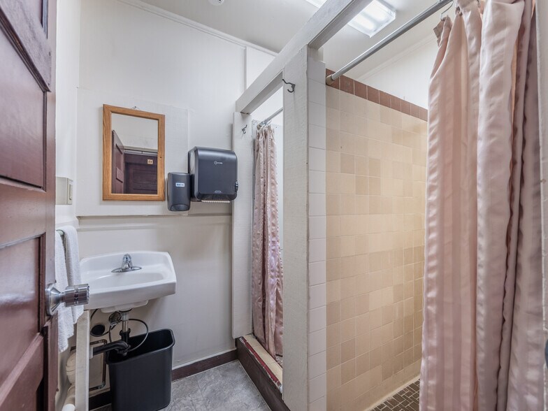 More Photos Of 82-6151 Hawaii Belt Rd, Captain Cook Hotel For Sale