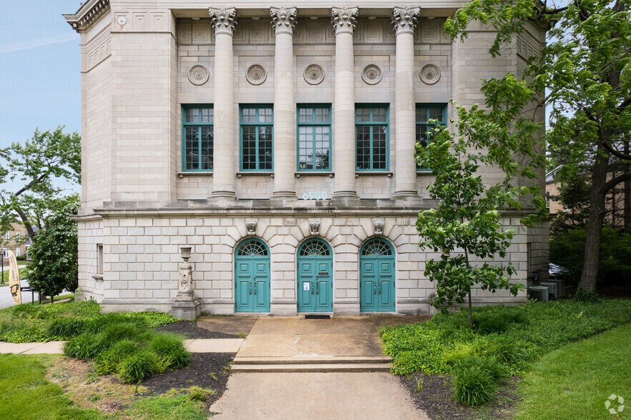 More Photos Of 6900 Delmar Blvd, University City Office For Lease
