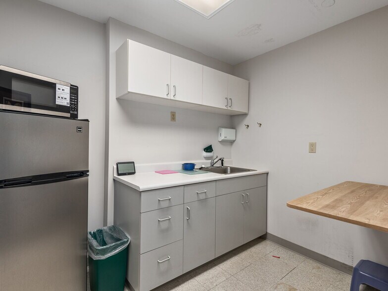 More Photos Of 7 Walden Ridge Dr, Asheville Medical For Sale