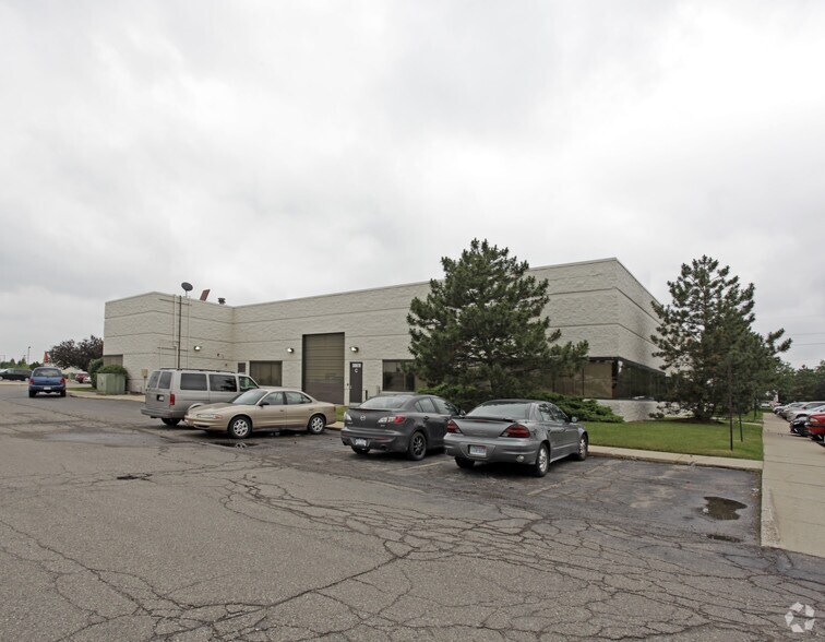 More Photos Of 30850-30870 Stephenson Hwy, Madison Heights Flex For Lease