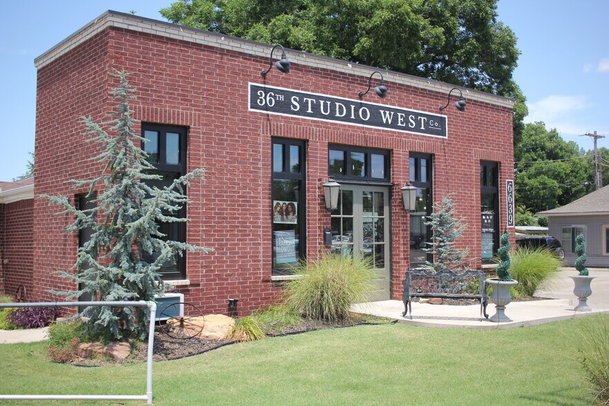 More Photos Of 6639 NW 36th St, Bethany Freestanding For Lease