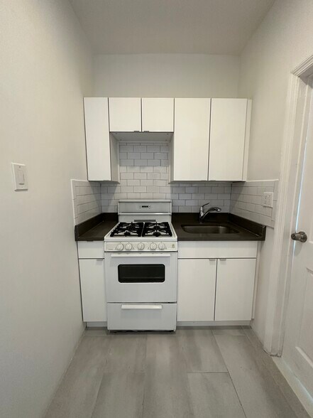 More Photos Of 182-28 & 182-30 Hillside Ave, Jamaica Storefront Retail Residential For Sale