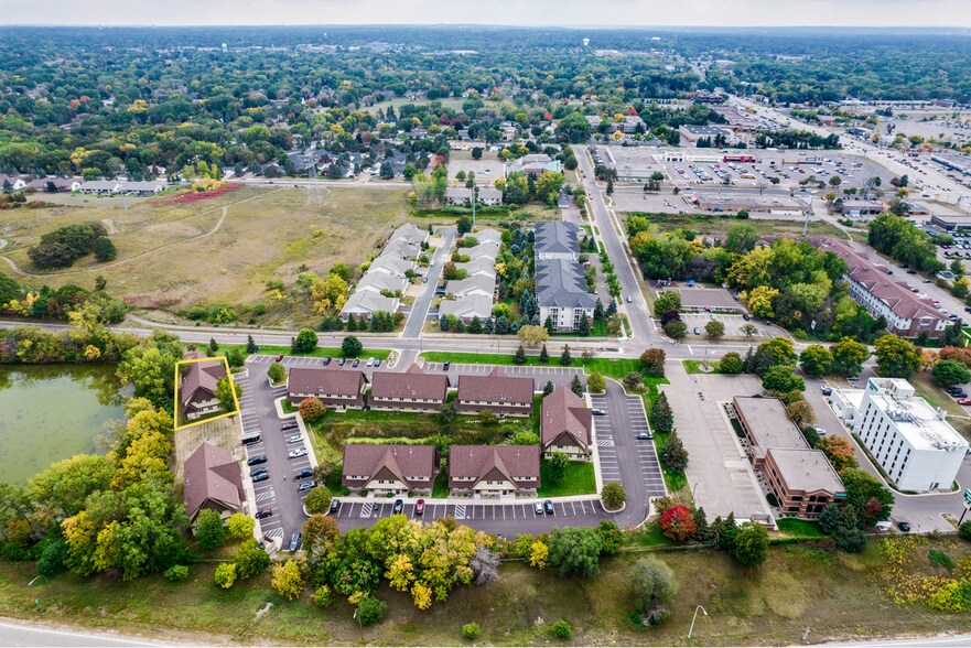 More Photos Of 2127 County Road D E, Maplewood Office For Sale