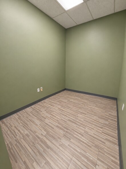 More Photos Of 1851 44th St SW, Wyoming Freestanding For Lease