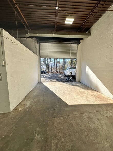 More Photos Of 4975 Clark Howell Hwy, Atlanta Warehouse For Lease