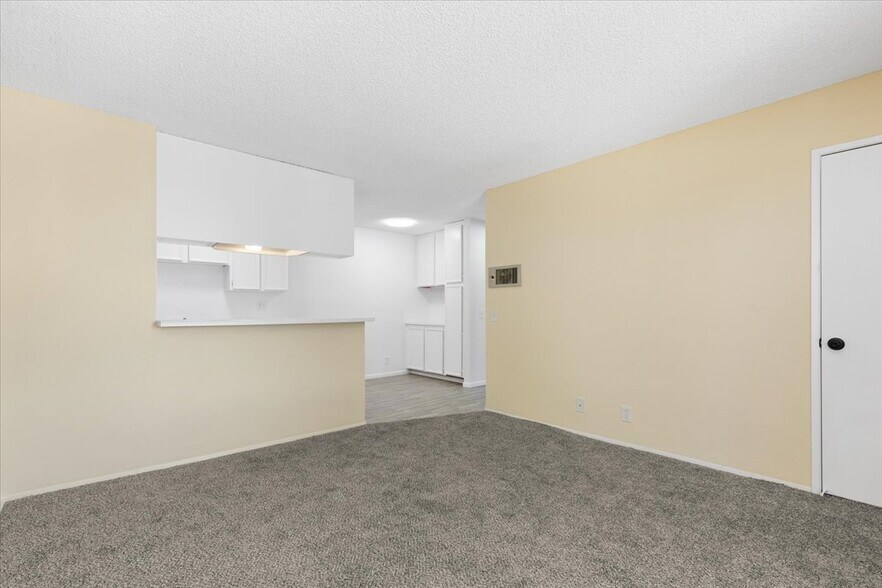 More Photos Of 4250 Beyer Blvd, San Ysidro Apartments For Sale