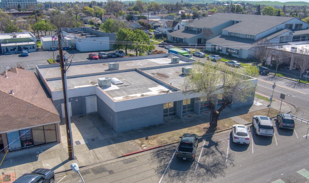 More Photos Of 1122-1126 Missouri St, Fairfield Office For Sale