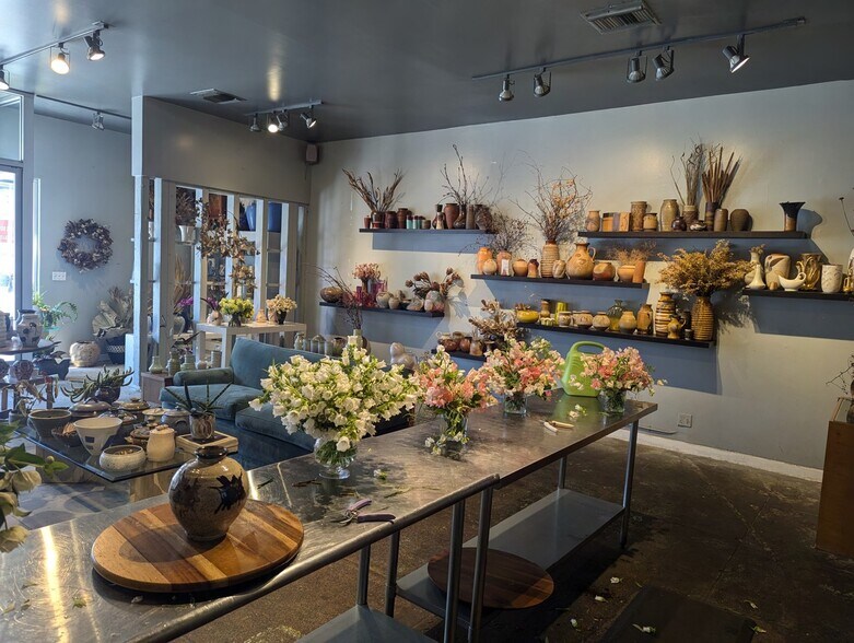 More Photos Of 638-644 N Robertson Blvd, West Hollywood General Retail For Lease