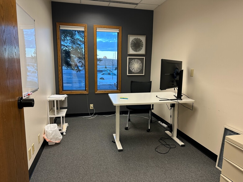 More Photos Of 8053 E Bloomington Fwy, Bloomington Office For Sale