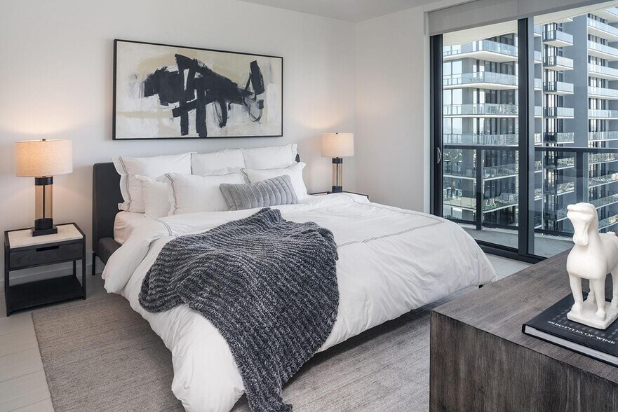 More Photos Of 86 SW 8th St, Miami Apartments For Lease