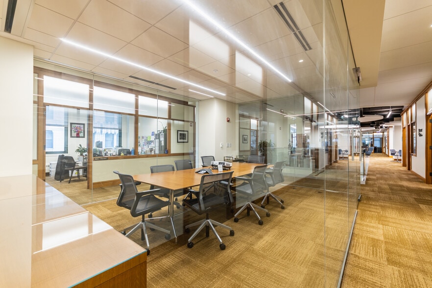 More Photos Of 50 E Washington St, Chicago Office For Sale