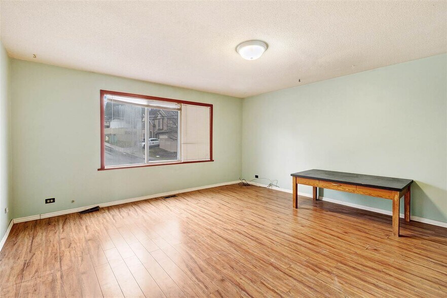 More Photos Of 1985 Pitt River Rd, Port Coquitlam General Retail For Sale