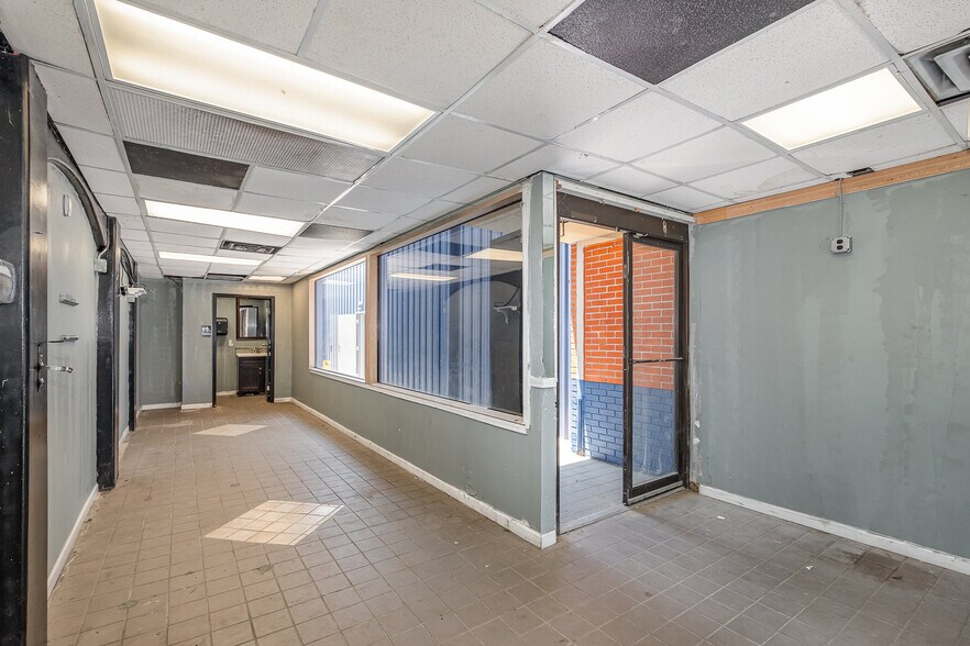 More Photos Of 1831 Capital Blvd, Raleigh Auto Repair For Lease