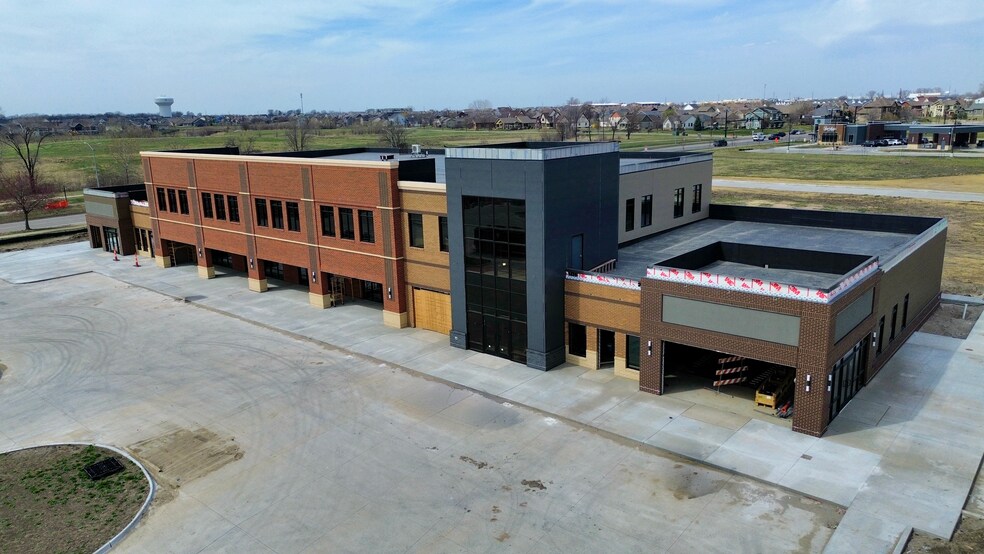 More Photos Of 2295 SW State St, Ankeny Storefront Retail Office For Lease