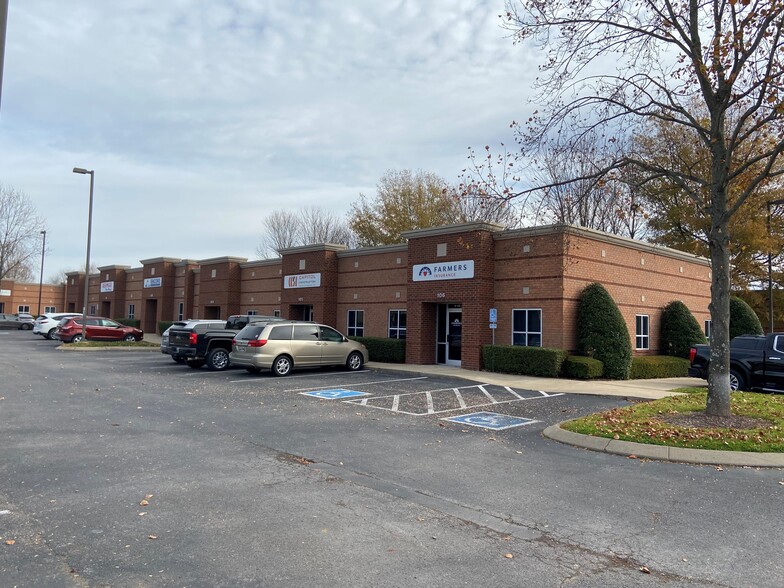 More Photos Of 256 Seaboard Ln, Franklin Medical For Lease